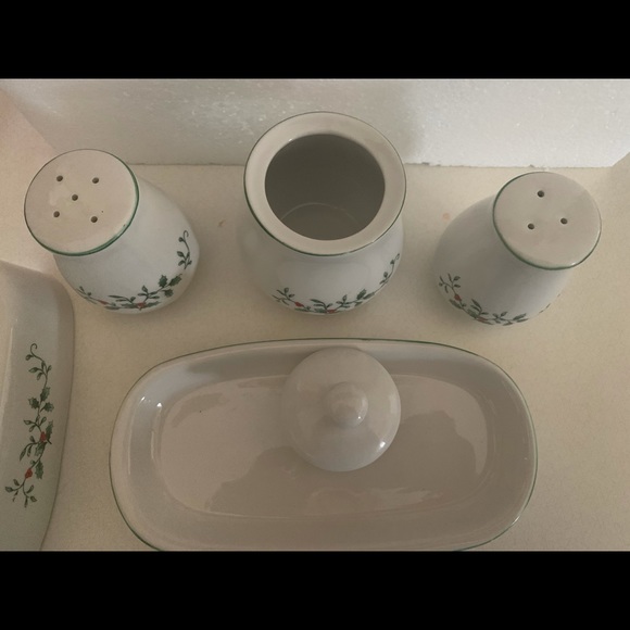 Christmas, 5 Peace Set Holly on Rim - Picture 10 of 15